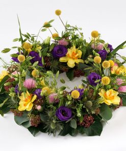 Naturkrans i forårsblomster