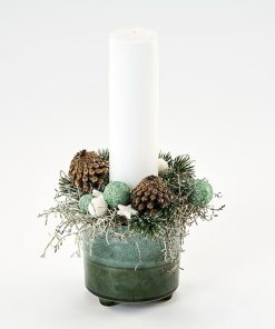 Moderne juledekoration med bloklys