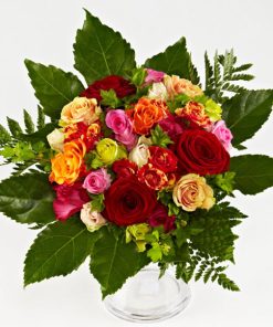 Rosenbuket i varme farver