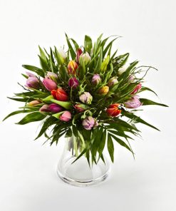 En buket blandede tulipaner.