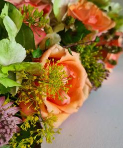 Nærbillede af blandede blomster