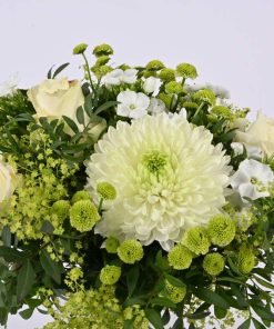 Hvid og limefarvet buket