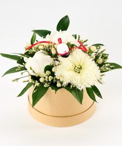 Lys student blomsteræske med rød hue