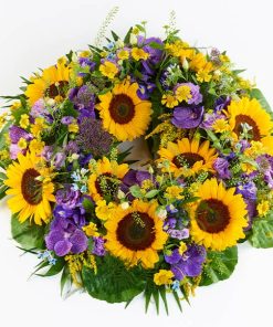 Krans med solsikker i gul og lilla