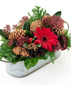 Fin lille gravpynt i rød, floristens valg