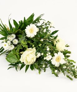 Bårebuket med hvide blomster