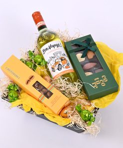 Påskekurv med alkoholfri hvidvin