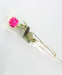 Lyserød rose til konfirmanden