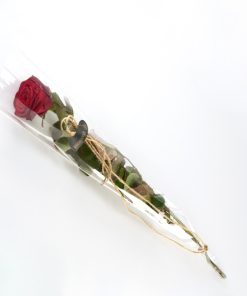 Rød rose til konfirmanden