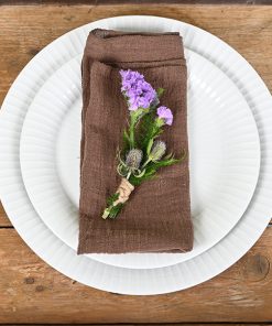 Lilla blomsterpynt til tallerken