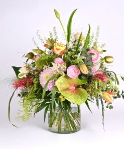 Stor buket med blandede blomster i multifarver