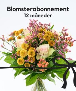 En buket i varme nuancer, hvor der ovenover står "Blomsterabonnement - 12 måneder"
