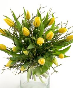 Frisk buket gule tulipaner