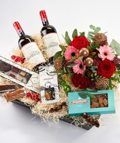 Julekurv med buket, vin og sødt