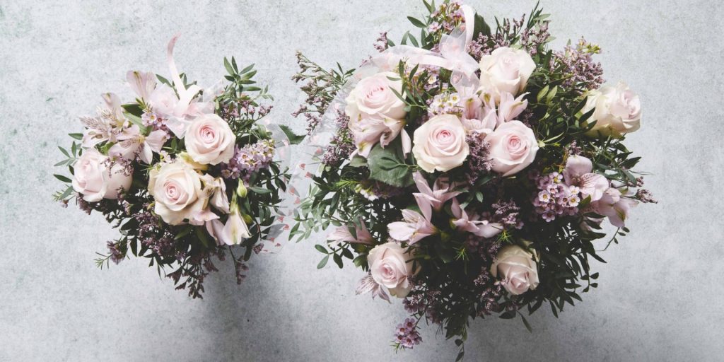 Mor og barn buket i sart rosa nuancer.